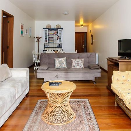 Apartamento Amplo E Aconchegante Na Av Das Hortencias No Centro De Gramado Eksteriør bilde