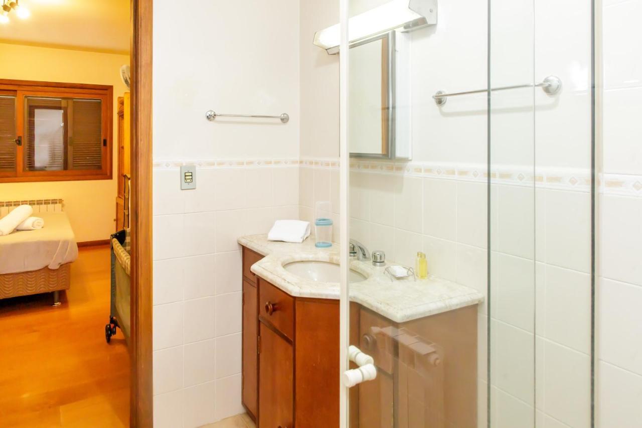 Apartamento Amplo E Aconchegante Na Av Das Hortencias No Centro De Gramado Eksteriør bilde